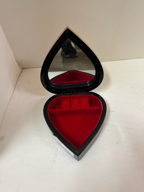 Heart shape Jewelry Box inside